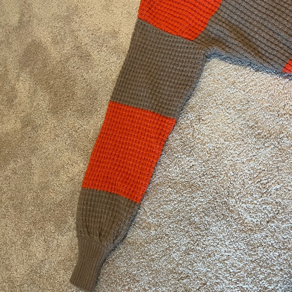 Sweater - Picture 4 of 6